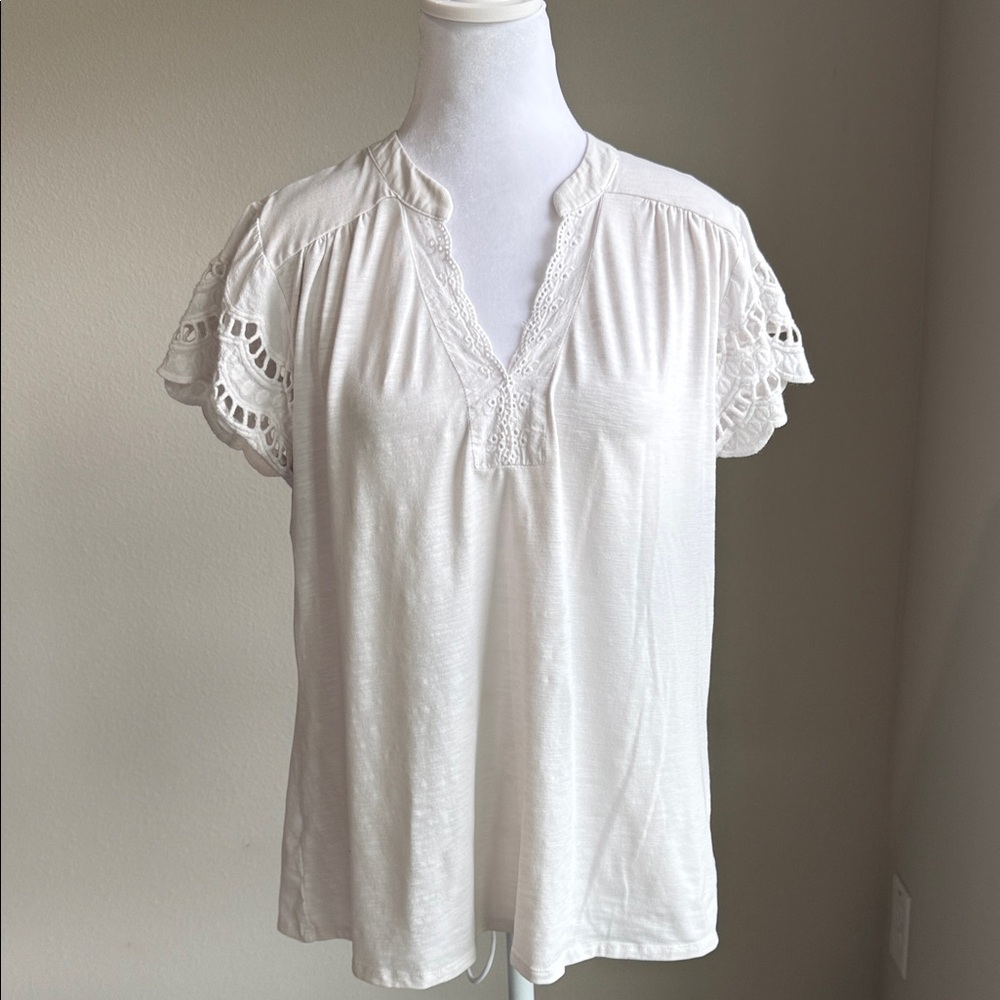 Cure women’s white short sleeve embroidered top